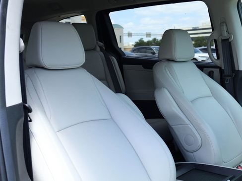 Used 2025 Honda Odyssey EX-L image 14