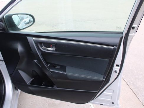 Used 2017 Toyota Corolla LE image 20