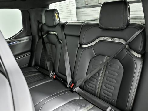 Used 2022 Rivian R1T Adventure image 21