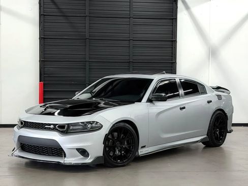 Used 2020 Dodge Charger Scat Pack RWD image 2