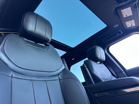 Used 2024 Land Rover Range Rover Sport SE image 17