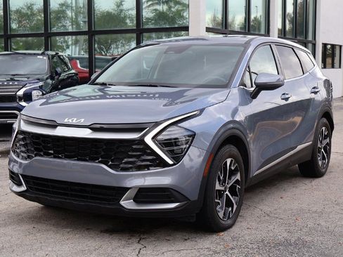 Used 2025 Kia Sportage EX image 7