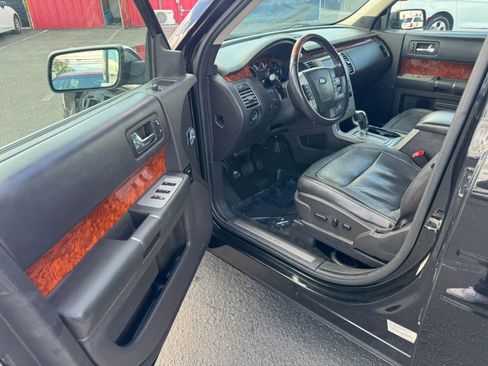 Used 2011 Ford Flex Limited FWD image 19