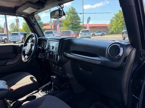 Used 2016 Jeep Wrangler Sport w/ Quick Order Package 24S AWD/4WD image 19