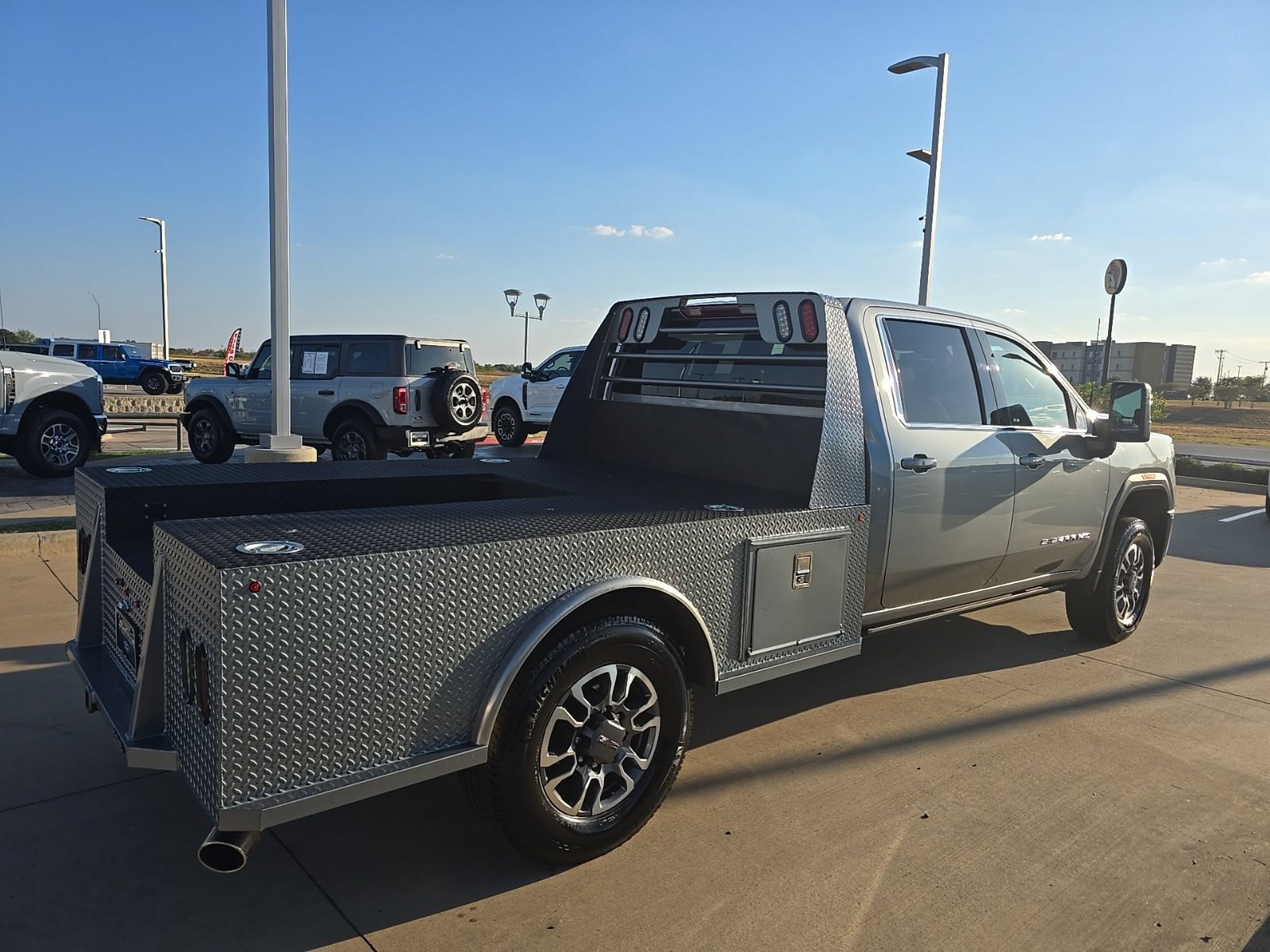 Used 2024 GMC Sierra 3500 SLE w/ SLE Convenience Package AWD/4WD image 5