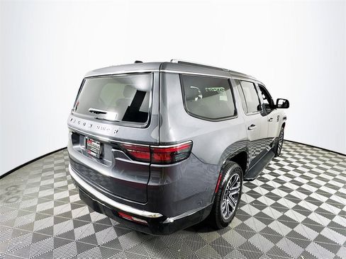 Used 2025 Jeep Wagoneer 4WD w/ Premium Group I image 7