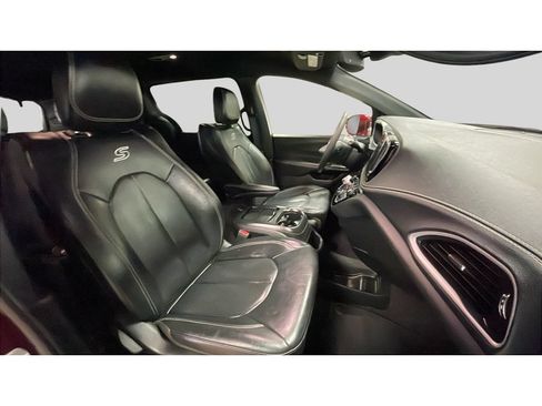 Used 2022 Chrysler Pacifica Touring-L w/ S Appearance Package AWD/4WD image 18