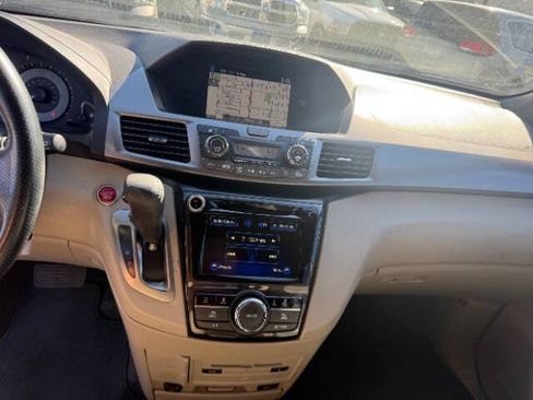 Used 2015 Honda Odyssey Touring image 12