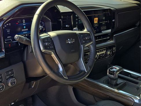 Used 2024 Chevrolet Silverado 1500 LT Trail Boss w/ Convenience Package II AWD/4WD image 20
