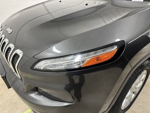 Used 2015 Jeep Cherokee Latitude w/ Cold Weather Group image 6