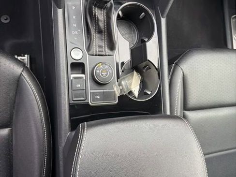 Used 2023 Volkswagen Atlas SE image 9