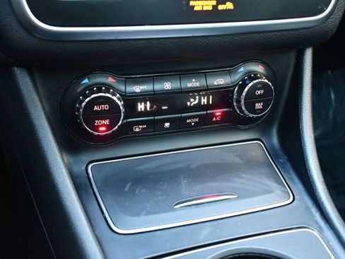 Used 2019 Mercedes-Benz CLA 250 4MATIC w/ Premium Package image 28