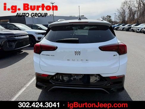 Used 2024 Buick Encore GX Sport Touring image 4