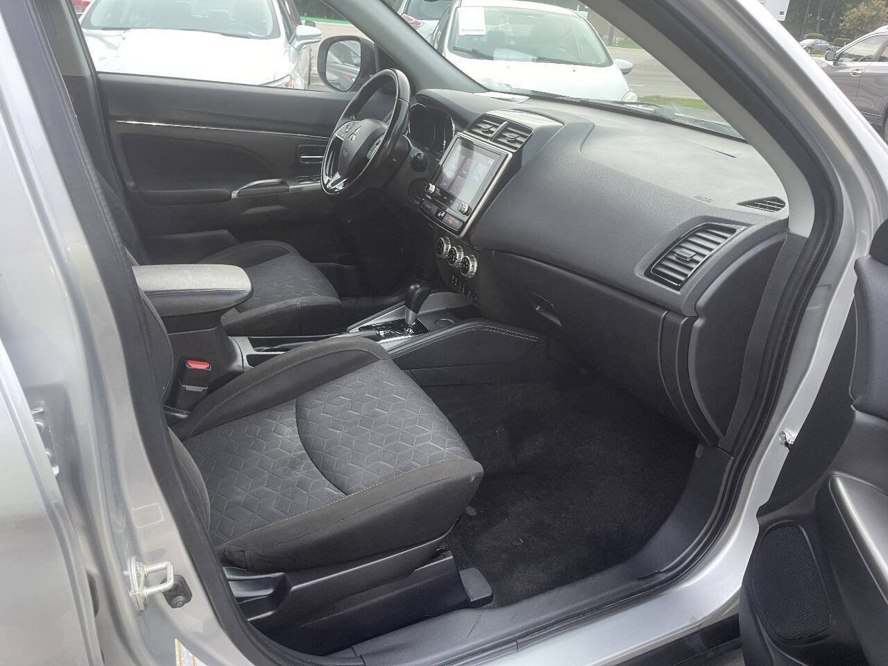 Used 2020 Mitsubishi Outlander Sport SE FWD image 21