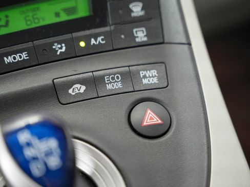 Used 2011 Toyota Prius Four w/ Solar Roof Pkg FWD image 25