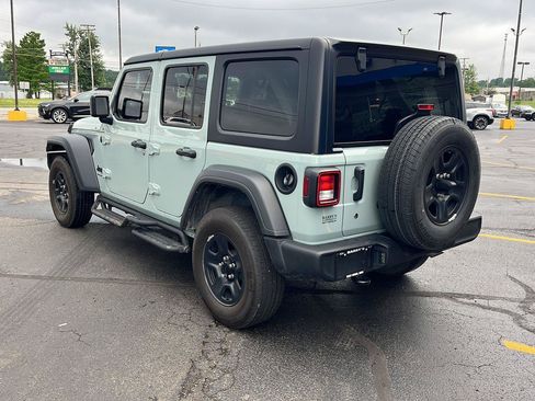 Used 2023 Jeep Wrangler Unlimited Sport AWD/4WD image 3