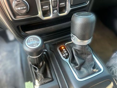 Used 2022 Jeep Gladiator Sport image 42