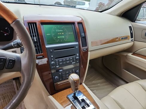 Used 2005 Cadillac STS V8 w/ Preferred Equipment Group AWD/4WD image 10
