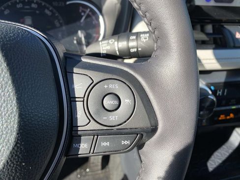 Used 2025 Toyota RAV4 XLE image 18