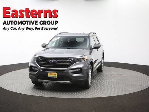 Used 2023 Ford Explorer XLT w/ Equipment Group 202A AWD/4WD image 53