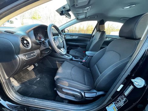 Used 2019 Kia Forte LXS image 9