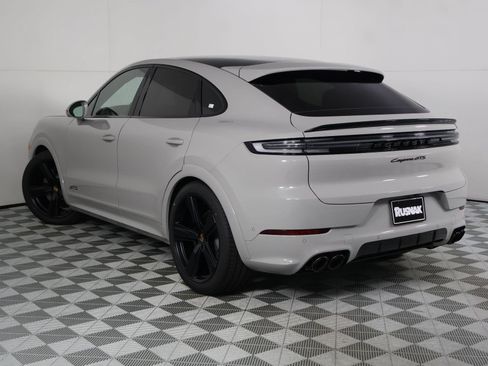 New 2026 Porsche Cayenne GTS AWD/4WD image 3