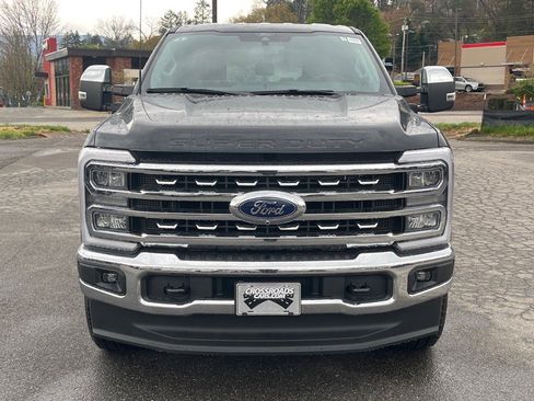 New 2025 Ford F250 Lariat w/ Chrome Package image 5
