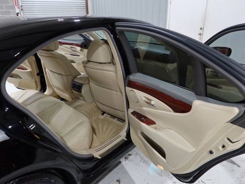 Used 2012 Lexus LS 460 w/ Comfort Pkg RWD image 14