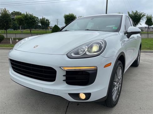 Used 2015 Porsche Cayenne S image 47