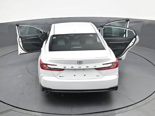 Used 2025 Toyota Camry SE FWD image 39