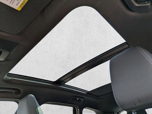 Certified 2025 BMW X1 xDrive28i w/ Technology Package image 17