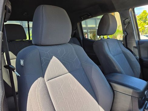 Used 2017 Toyota Tacoma TRD Sport w/ Tow Package image 16