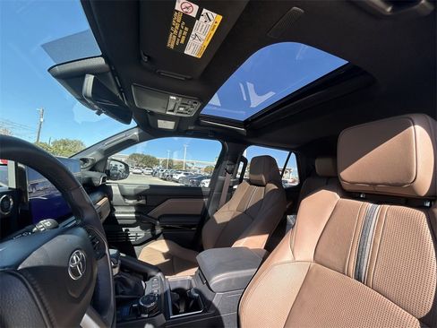 New 2025 Toyota 4Runner Limited image 12