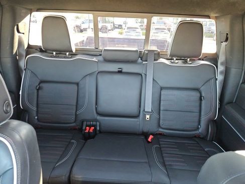 Used 2024 GMC Sierra 2500 AT4X image 18