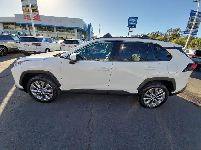 Used 2019 Toyota RAV4 XLE Premium w/ Carpet Mat Package FWD image 5