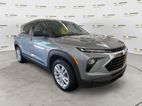 Used 2025 Chevrolet TrailBlazer LS FWD image 7