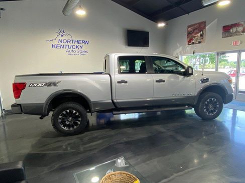 Used 2016 Nissan Titan PRO-4X w/ Pro-4x Convenience Package AWD/4WD image 2