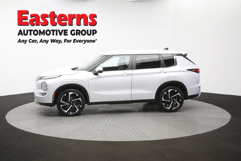 Used 2024 Mitsubishi Outlander SE AWD/4WD image 61