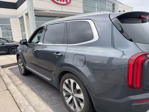 Used 2021 Kia Telluride EX w/ EX Premium Package image 7