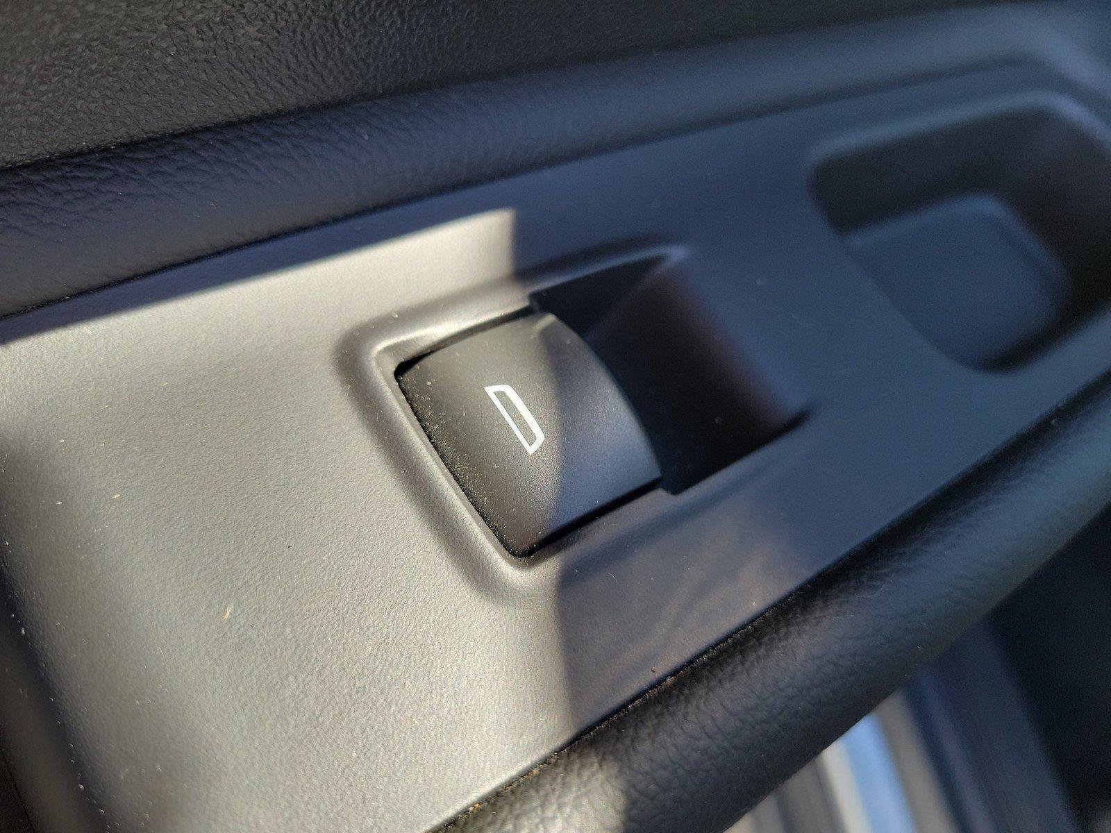 Used 2024 GMC Terrain SLT w/ Infotainment Package II AWD/4WD image 15