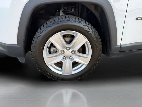 Used 2022 Jeep Compass Latitude w/ Sun and Sound Group AWD/4WD image 24