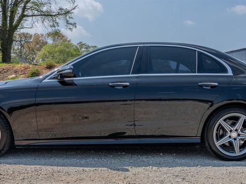 Used 2017 Mercedes-Benz E 300 image 2