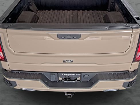 Certified 2023 GMC Sierra 1500 AT4 w/ AT4 Premium Package AWD/4WD image 12