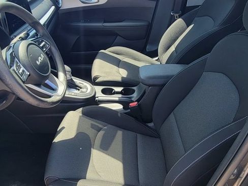 Used 2024 Kia Forte LXS w/ LXS Technology Package FWD image 13