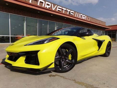 Used 2023 Chevrolet Corvette Z06 w/ Battery Protection Package RWD image 1