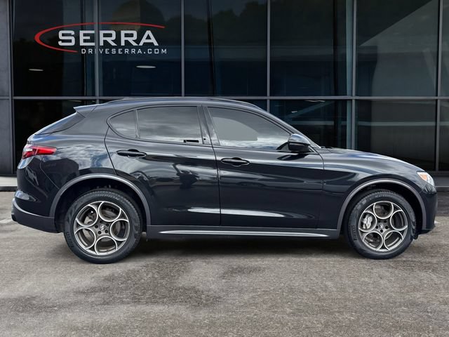 Used 2023 Alfa Romeo Stelvio Ti AWD/4WD image 6