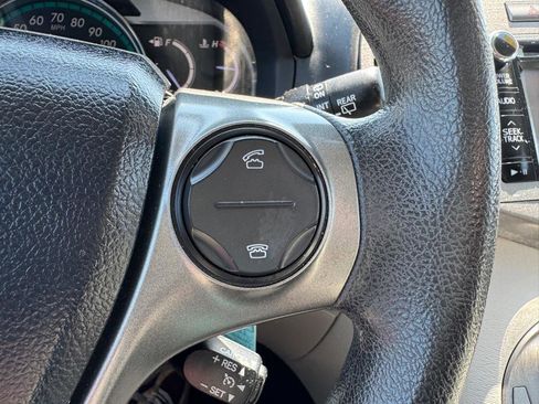 Used 2013 Toyota Venza LE FWD image 13