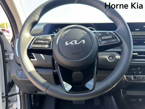 New 2026 Kia Seltos EX FWD image 12