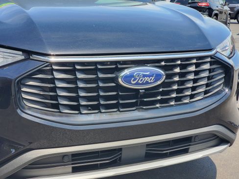Used 2023 Ford Escape Active w/ Tech Pack #2 AWD/4WD image 7
