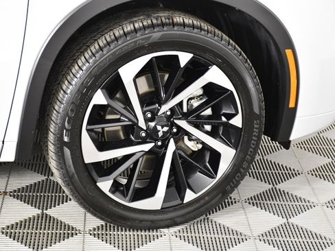 Used 2025 Mitsubishi Outlander SEL image 54